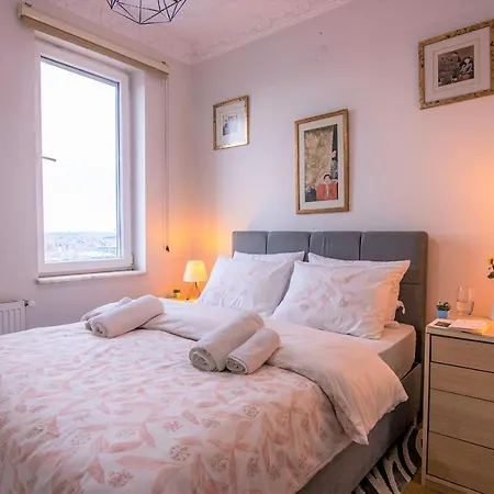 Roya Taksim - Center Of The