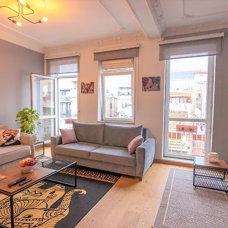 Roya Taksim - Center Of The Istanbul
