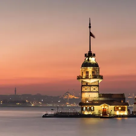 Roya Taksim - Center Of The *