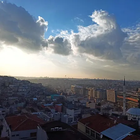 Roya Taksim - Center Of The *